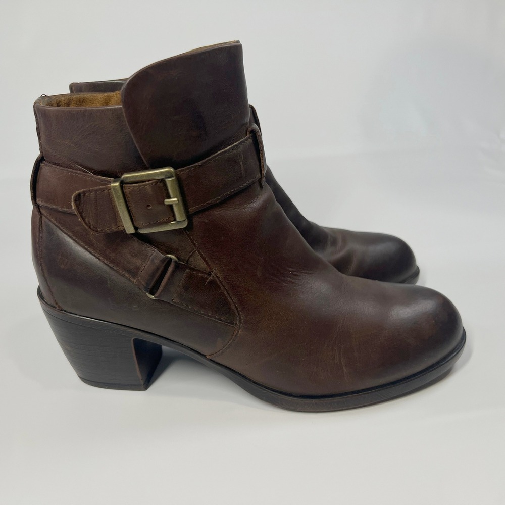 B.O.C by Born Brown Leather Buckle Ankle Boots 8.5 Block Heel Side Zip Booties - Picture 4 of 8